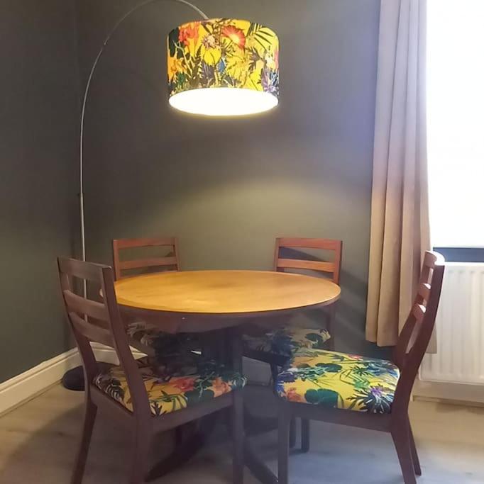 Peaceful Home From Home - Spacious 3 Bedroom House Accommodating 7 - Ideal For Families And Workers 게이츠헤드 외부 사진