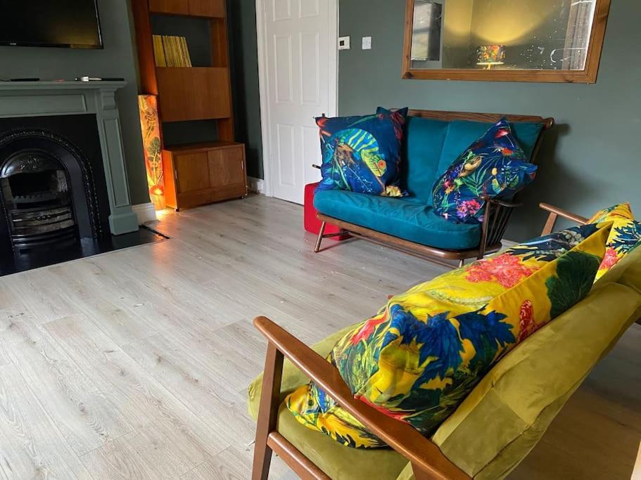 Peaceful Home From Home - Spacious 3 Bedroom House Accommodating 7 - Ideal For Families And Workers 게이츠헤드 외부 사진