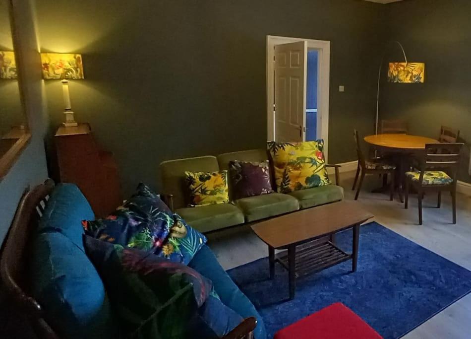 Peaceful Home From Home - Spacious 3 Bedroom House Accommodating 7 - Ideal For Families And Workers 게이츠헤드 외부 사진