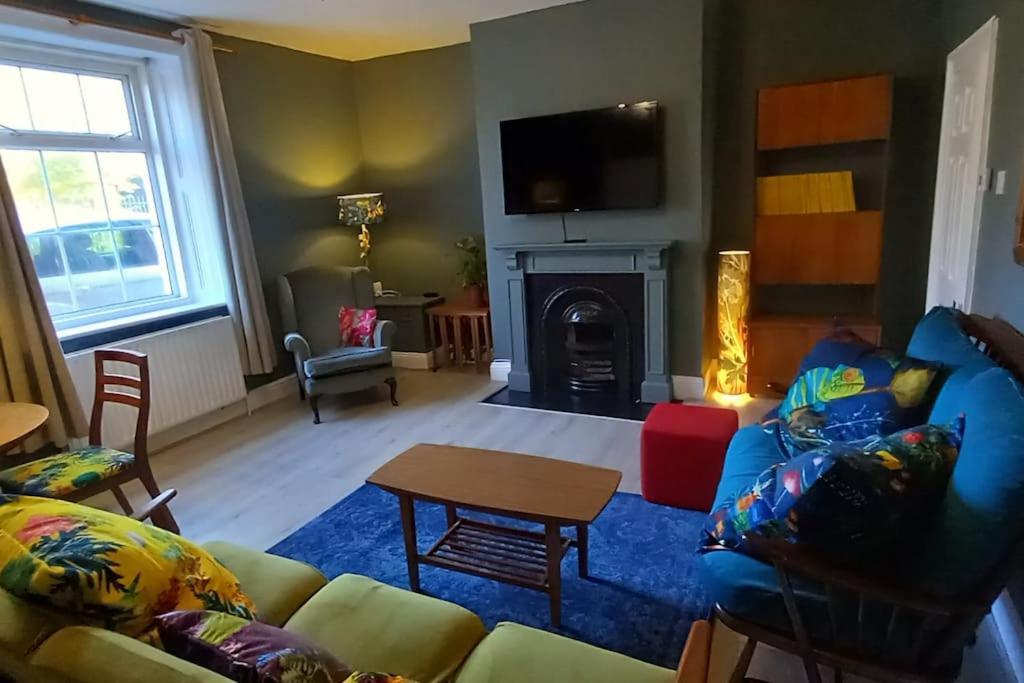 Peaceful Home From Home - Spacious 3 Bedroom House Accommodating 7 - Ideal For Families And Workers 게이츠헤드 외부 사진